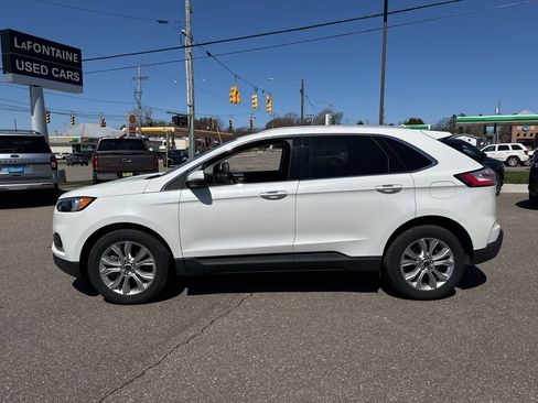 Used 2023 Ford Edge Titanium image 2