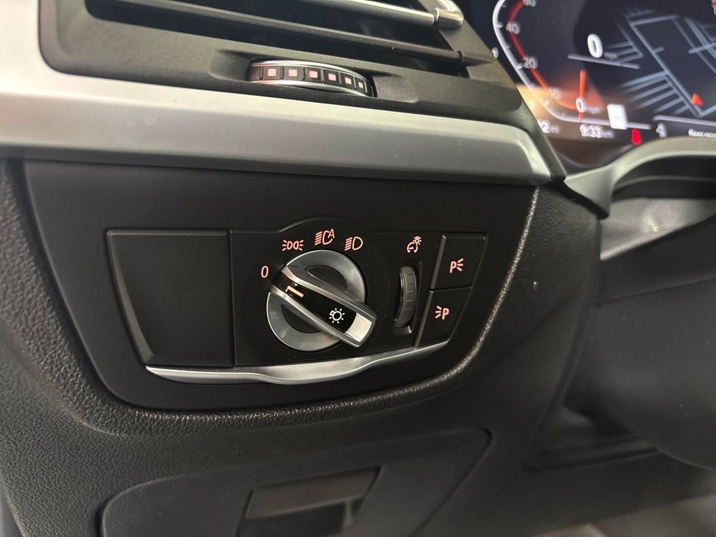 Used 2022 BMW X4 xDrive30i w/ Premium Package 2 AWD/4WD image 25