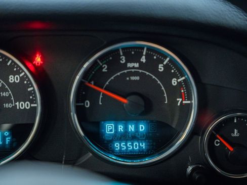 Used 2014 Jeep Wrangler Unlimited Rubicon w/ Connectivity Group image 41