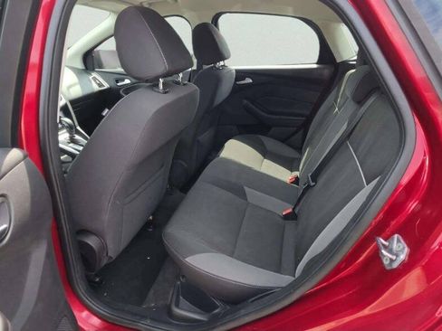 Used 2013 Ford Focus SE w/ SE Winter Pkg FWD image 7