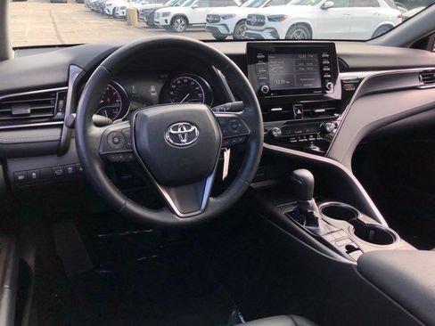 Used 2022 Toyota Camry SE image 16