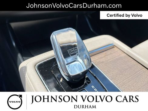Certified 2025 Volvo XC90 B5 Plus AWD/4WD image 24