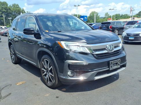 Used 2019 Honda Pilot Touring image 3
