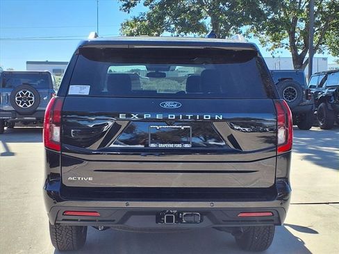 New 2025 Ford Expedition Active image 5