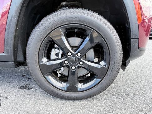 Used 2023 Jeep Grand Cherokee L Laredo image 14