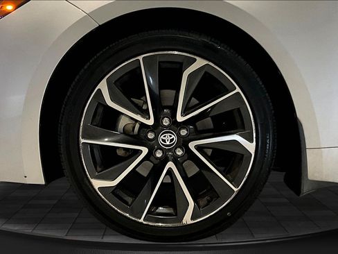 Used 2020 Toyota Corolla XSE FWD image 33