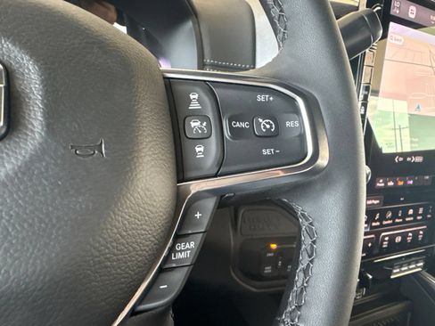 New 2026 RAM 2500 Laramie AWD/4WD image 32