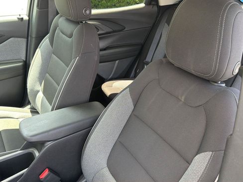 Certified 2025 Chevrolet TrailBlazer LT FWD image 27