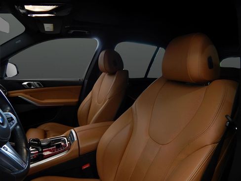 Used 2021 BMW X5 xDrive40i w/ M Sport Package image 16