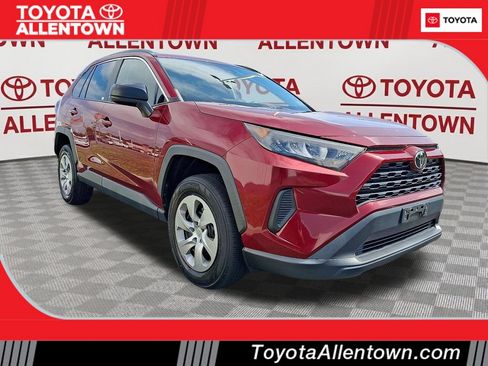 Used 2020 Toyota RAV4 LE AWD/4WD image 1