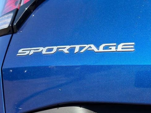 Used 2024 Kia Sportage EX image 11