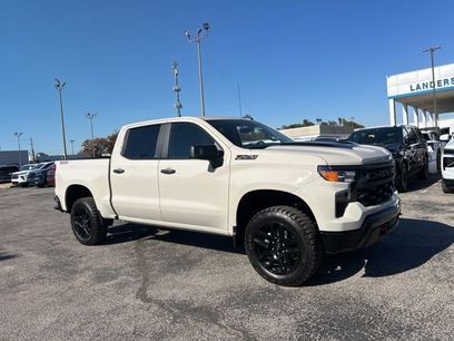 New 2026 Chevrolet Silverado 1500 Custom Trail Boss w/ LPO, Dark Essentials Package