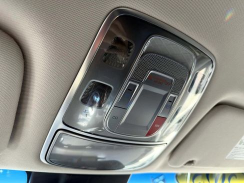 Certified 2025 Genesis GV70 2.5T AWD/4WD image 38