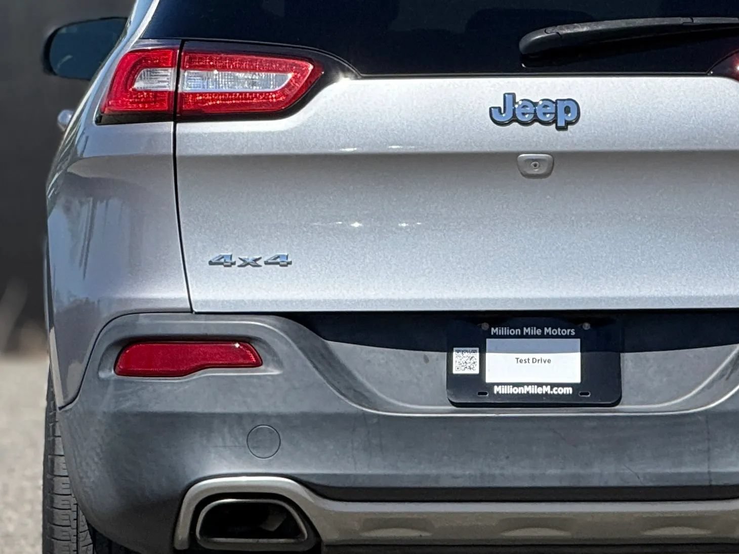 Used 2015 Jeep Cherokee Limited AWD/4WD image 13