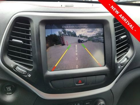 Used 2015 Jeep Cherokee Trailhawk w/ Comfort/Convenience Group AWD/4WD image 10