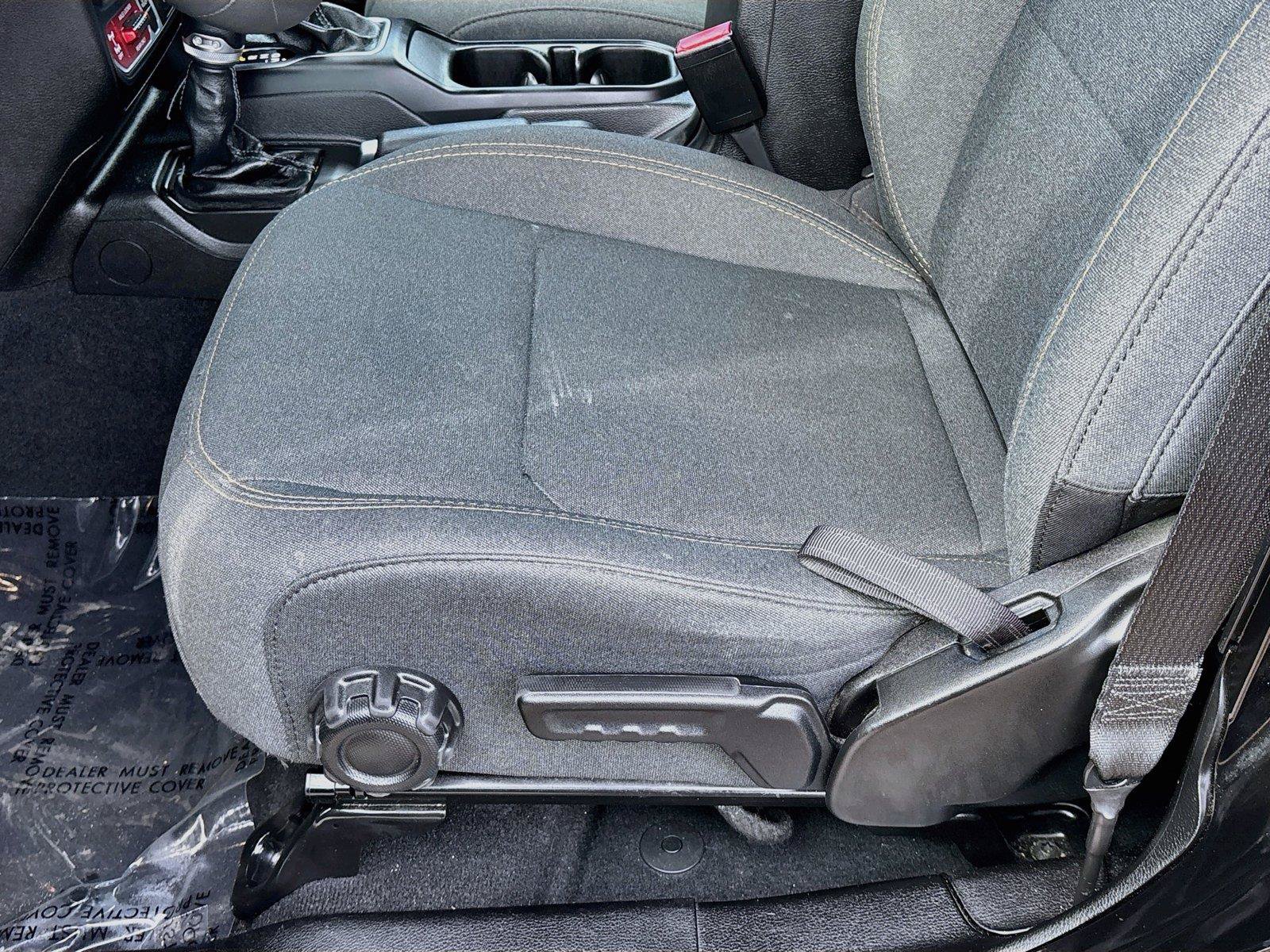 Used 2024 Jeep Wrangler Unlimited AWD/4WD image 18
