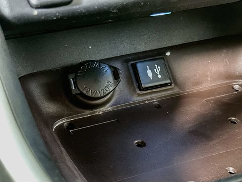 Used 2019 Toyota RAV4 Limited w/ Cold Weather Package FWD image 31