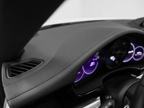 Used 2023 Porsche Panamera 4 image 28