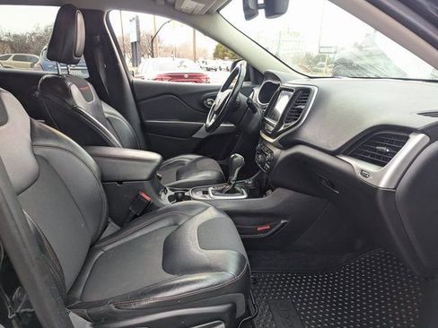 Used 2018 Jeep Cherokee Trailhawk w/ Comfort & Convenience Group image 34