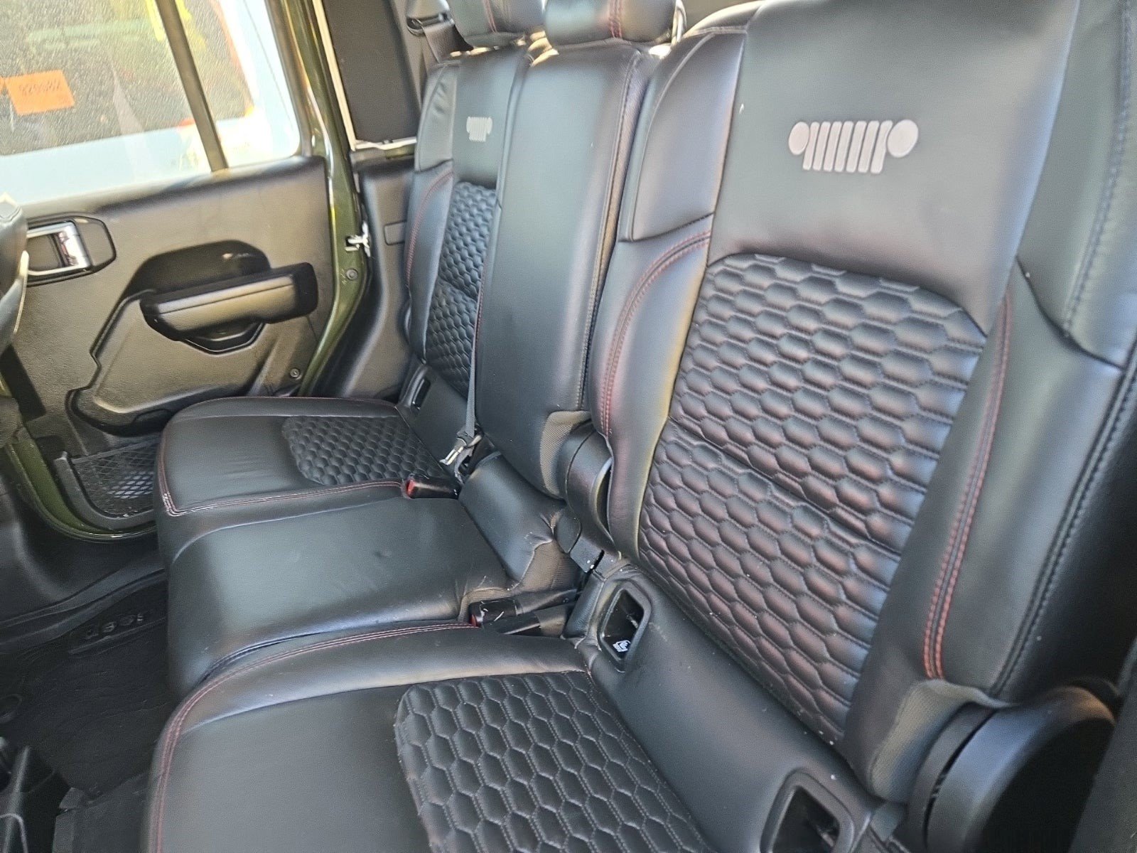 Used 2021 Jeep Gladiator Rubicon AWD/4WD image 9