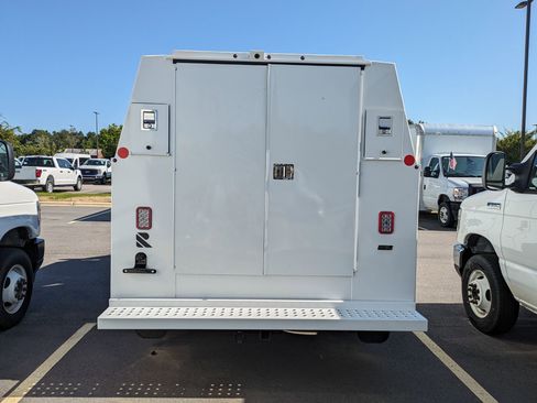 New 2026 Ford E-350 and Econoline 350 Super Duty w/ Power Equipment Group image 4