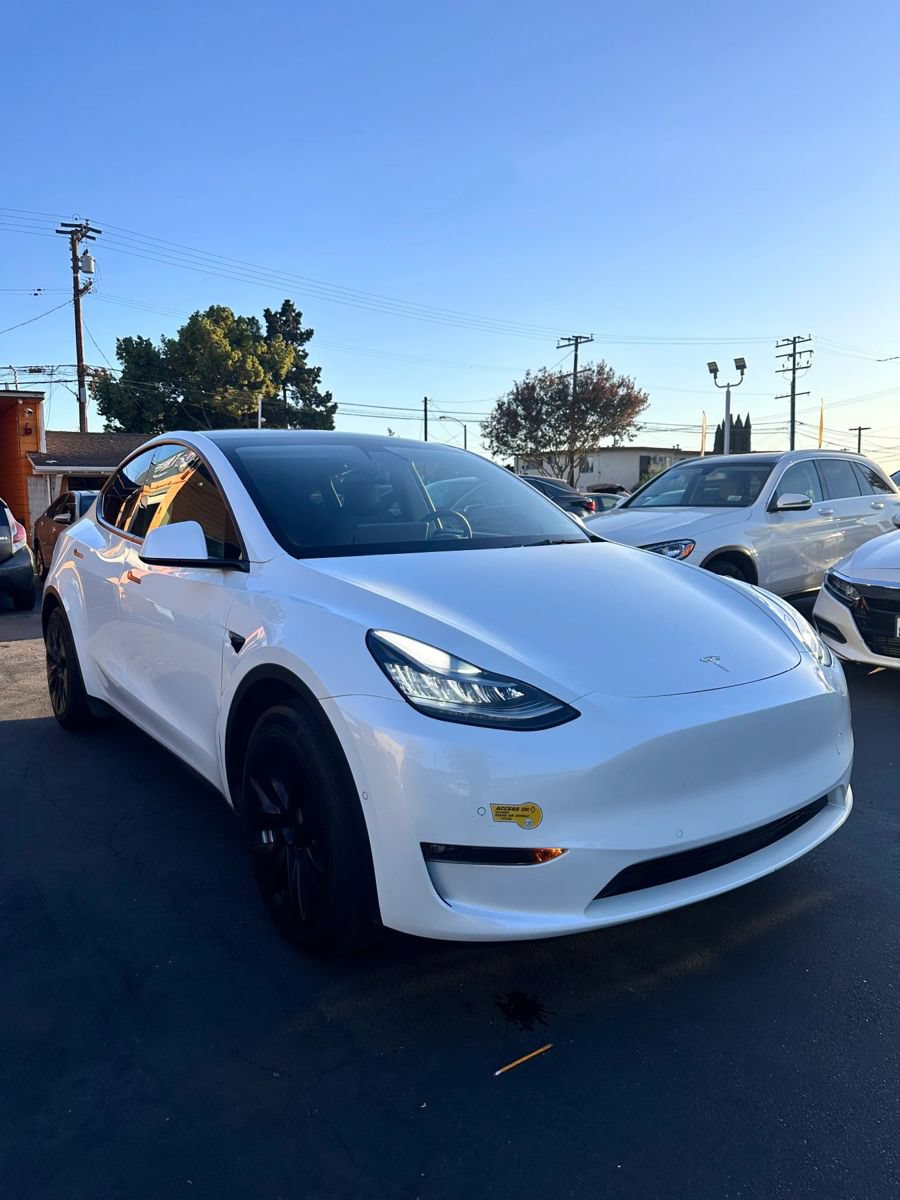 Used 2021 Tesla Model Y Long Range AWD/4WD image 3