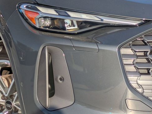 Used 2025 Audi Q5 Premium w/ Convenience Package image 25