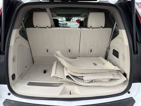 Used 2024 Cadillac Escalade Premium Luxury Platinum image 31