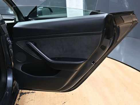 Used 2023 Tesla Model 3 Standard Range image 41