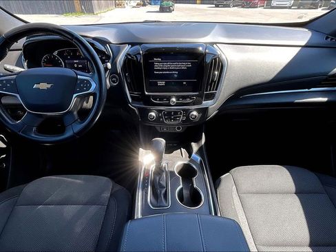 Used 2022 Chevrolet Traverse LT FWD image 21