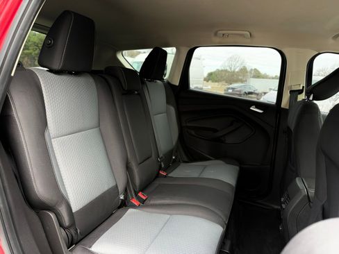 Used 2018 Ford Escape SE image 24