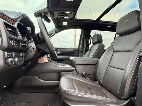 Used 2023 Chevrolet Suburban High Country w/ Premium Package image 35