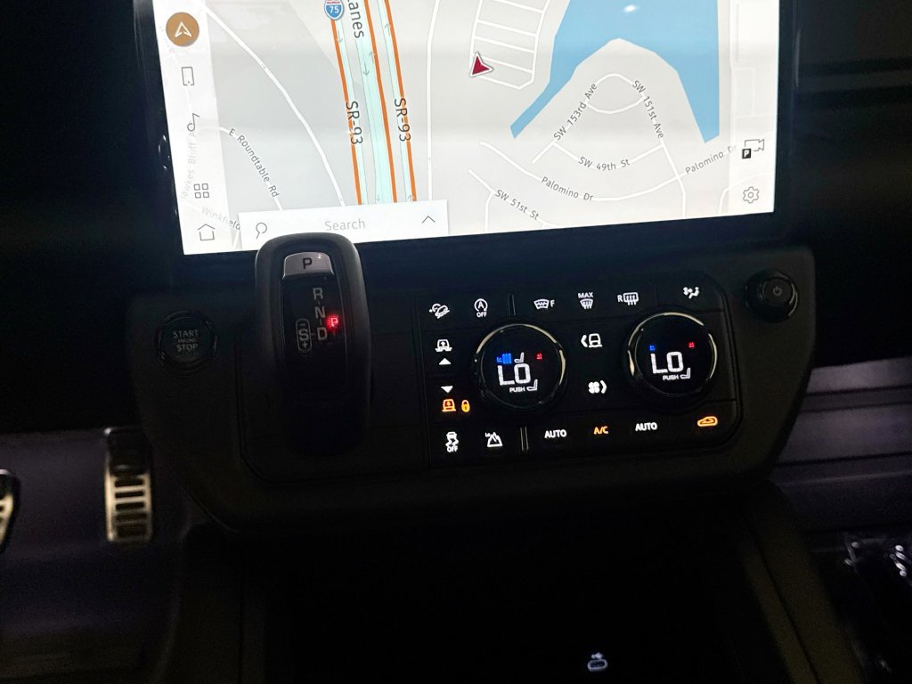 New 2026 Land Rover Defender 110 OCTA AWD/4WD image 15