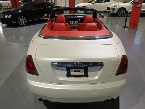 Used 2018 Rolls-Royce Dawn image 23