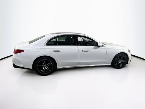Used 2024 Mercedes-Benz E 350 4MATIC Sedan image 4