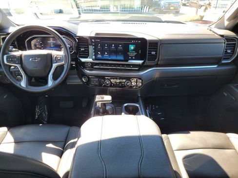 Used 2024 Chevrolet Silverado 1500 LT Trail Boss w/ LT Trail Boss Premium Package AWD/4WD image 18