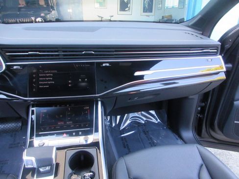 Used 2026 Audi Q7 3.0T Premium Plus w/ Premium Plus Package AWD/4WD image 46