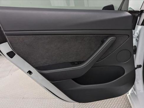 Used 2021 Tesla Model 3 Performance image 14