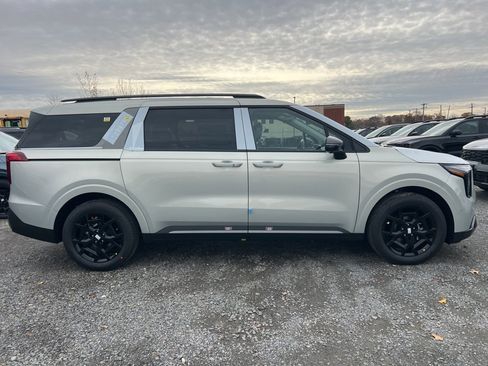 New 2026 Kia Carnival SX image 4