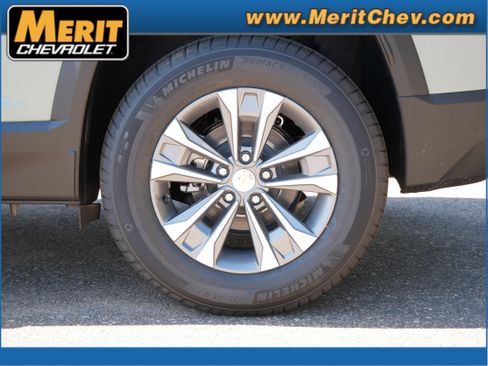 New 2026 Chevrolet Equinox LT w/ Convenience Package II image 3