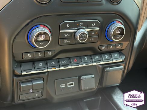 Used 2022 Chevrolet Silverado 3500 High Country w/ Safety Package II AWD/4WD image 23