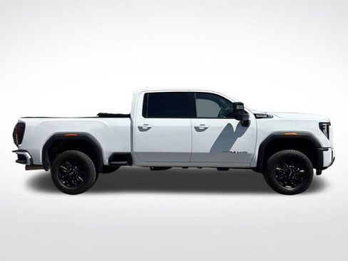 Used 2025 GMC Sierra 2500 AT4 AWD/4WD image 6