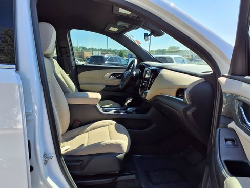 Used 2023 Chevrolet Traverse LS FWD image 22