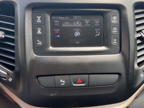 Used 2017 Jeep Cherokee Sport w/ Safety Group AWD/4WD image 21