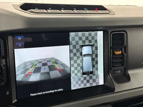 Used 2021 Ford Bronco Badlands image 28