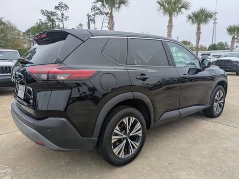 Used 2023 Nissan Rogue SV FWD image 4