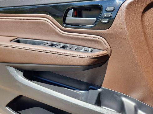 Certified 2026 Honda Odyssey Touring image 9