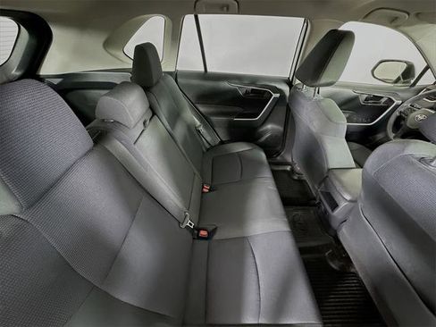 Certified 2019 Toyota RAV4 LE image 24