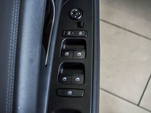 Certified 2025 Hyundai Elantra SEL FWD image 38