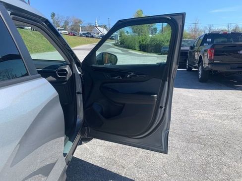 Used 2026 Chevrolet TrailBlazer LT w/ Driver Confidence Package image 14